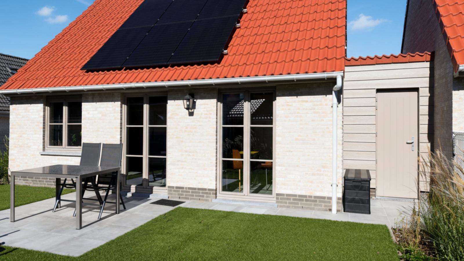 Westhinder II H54-Exterior in summer