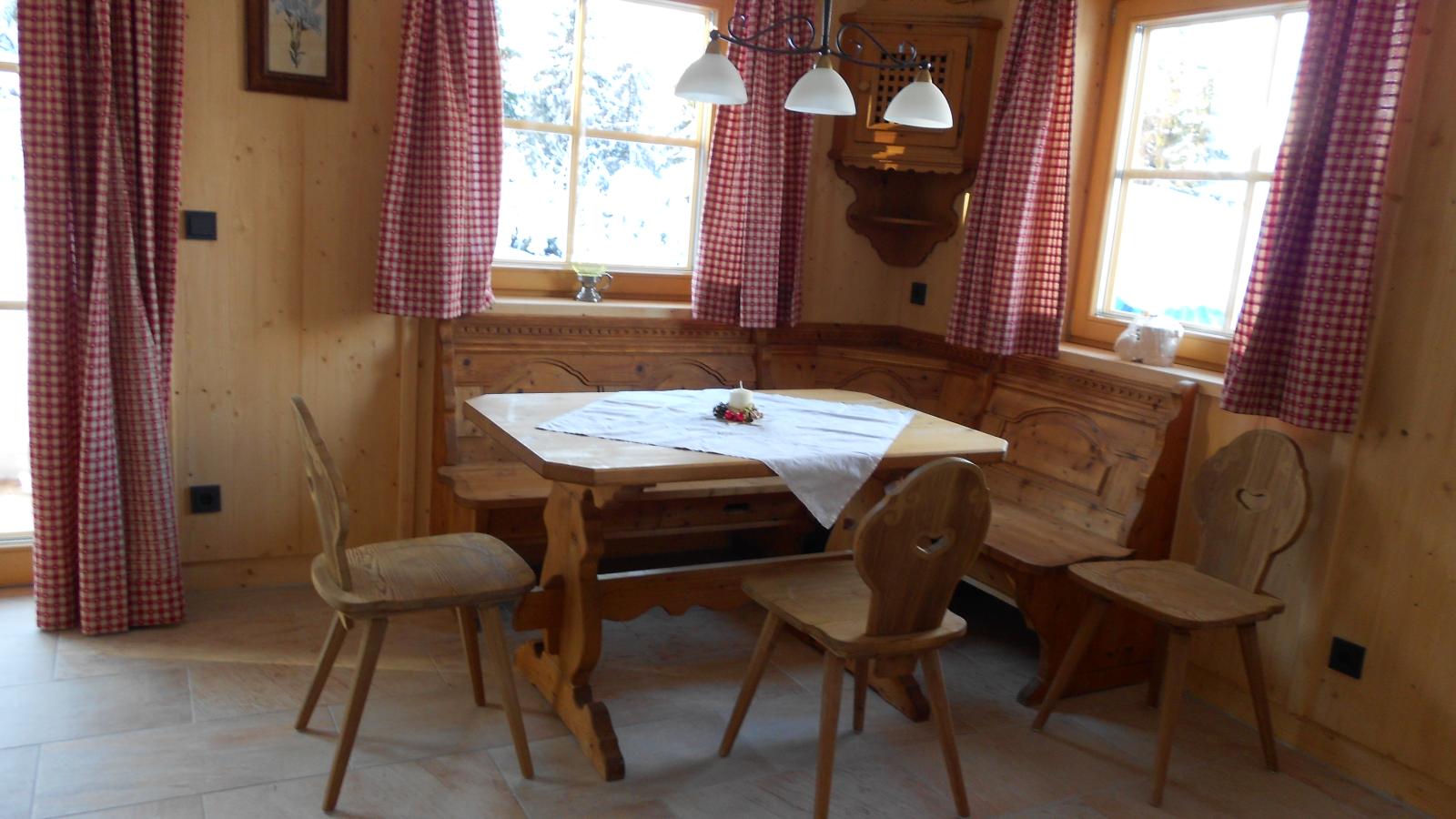 Schneeberghütte-Dining room