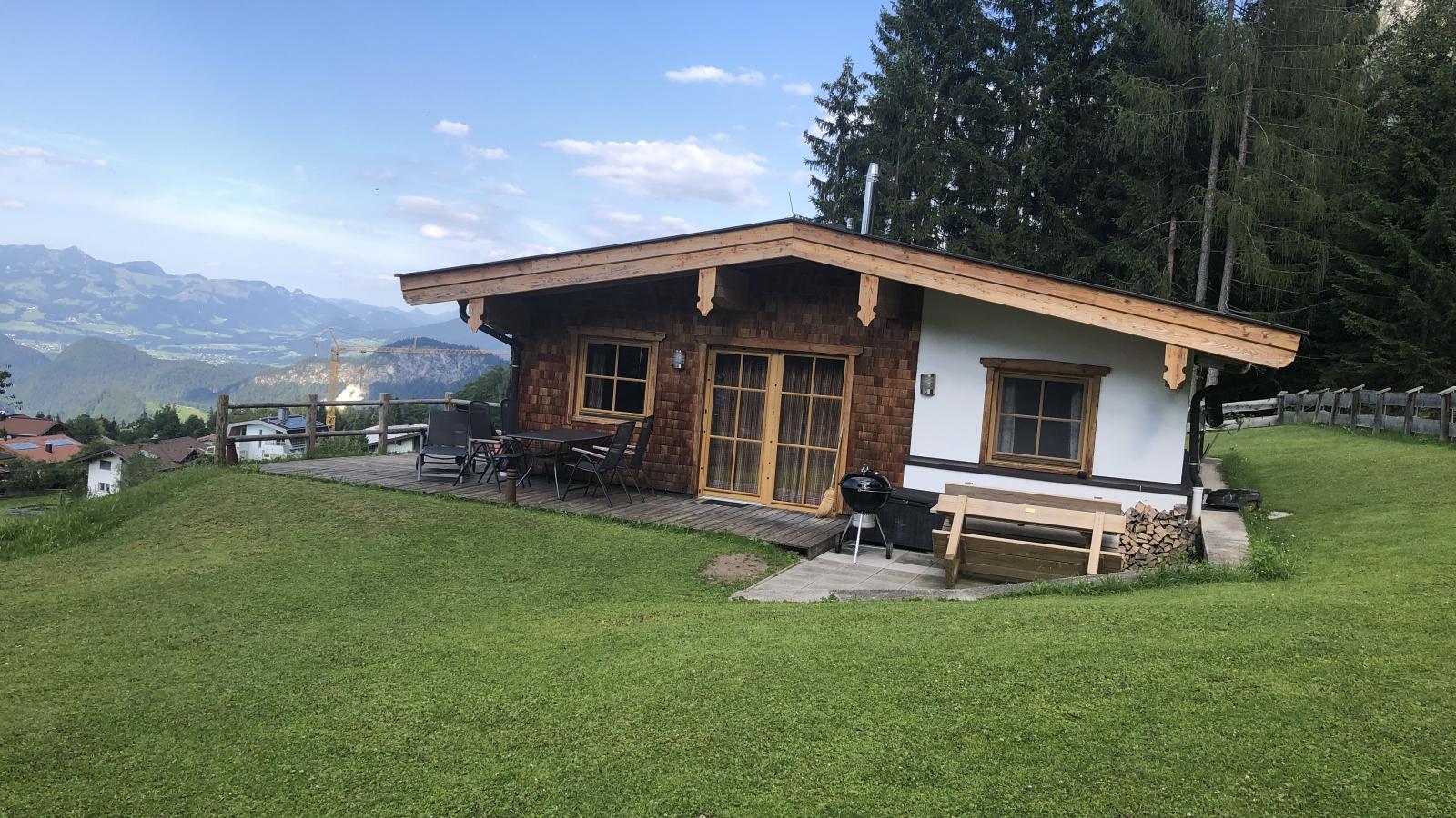 Schneeberghütte-Exterior summer