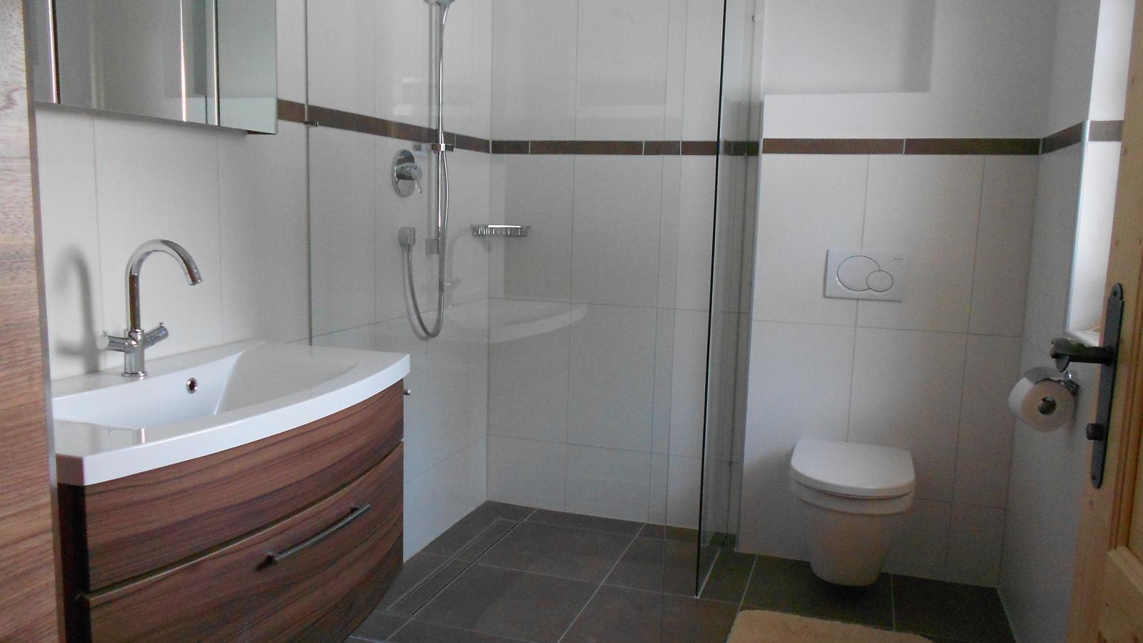 Schneeberghütte-Bathroom