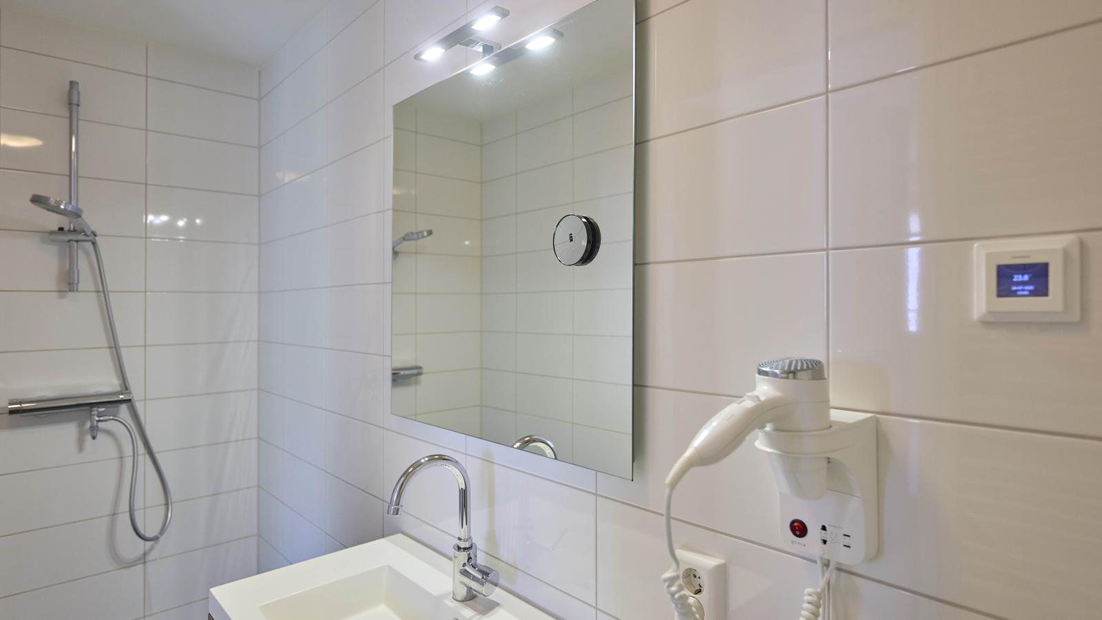 Ocean Ease 49-Bathroom