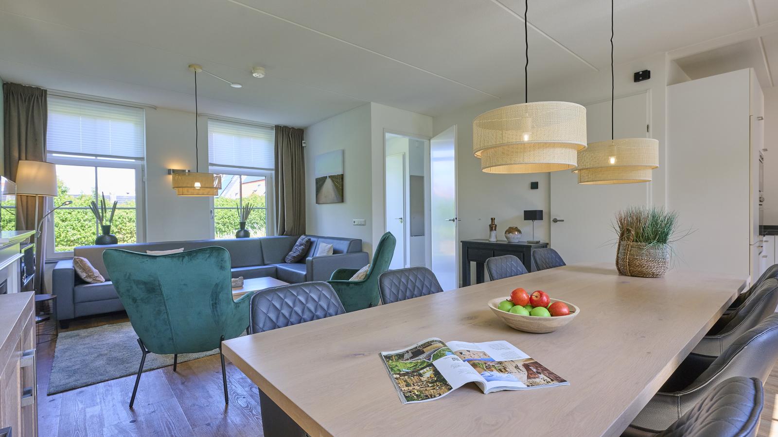 Ocean Ease 49-Dining room