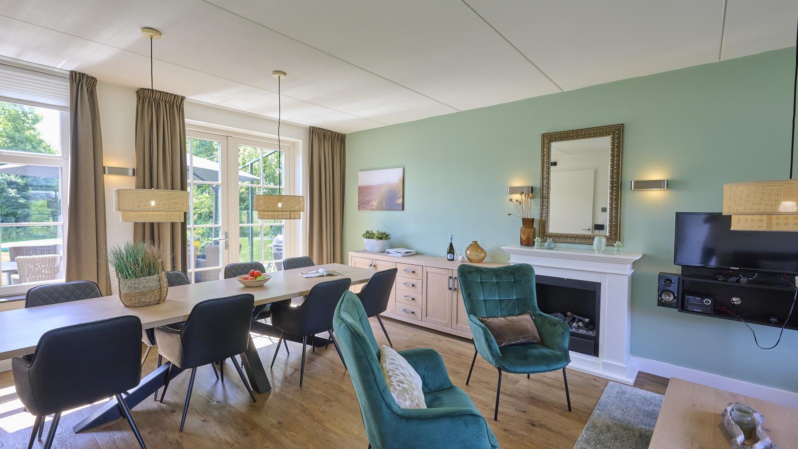 Ocean Ease 49-Dining room