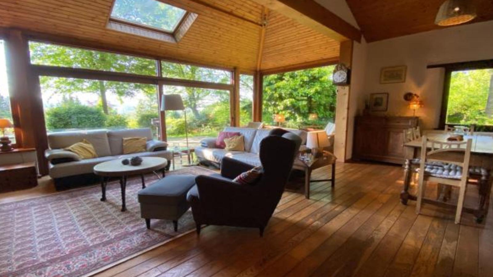 Boogie House-Living room