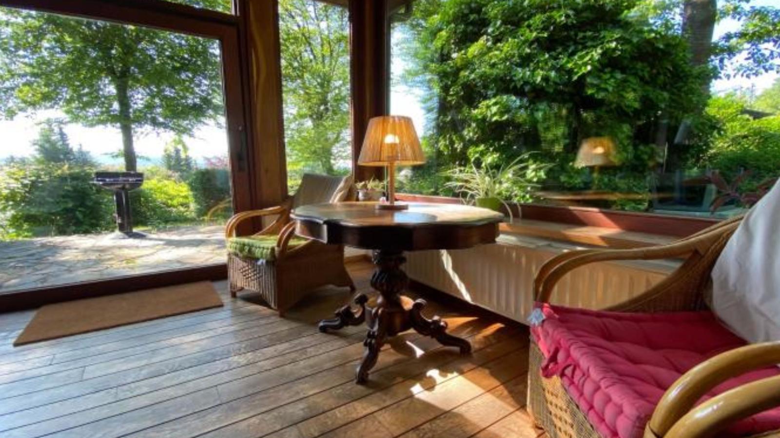 Boogie House-Living room