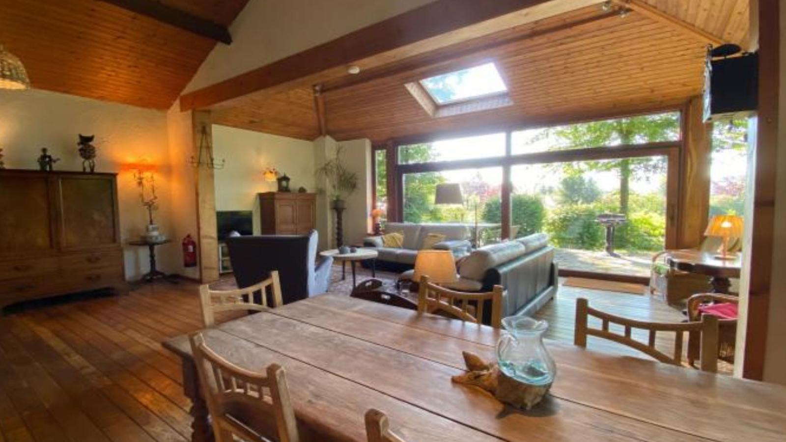 Boogie House-Dining room