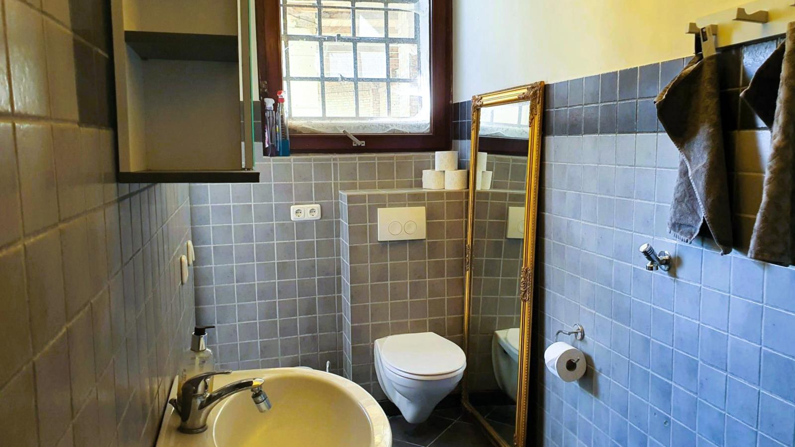 Glamour-Camping-Bathroom