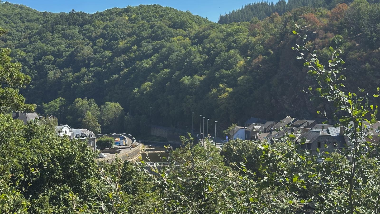 Cabane dans les arbres - Areas within 5km in summer