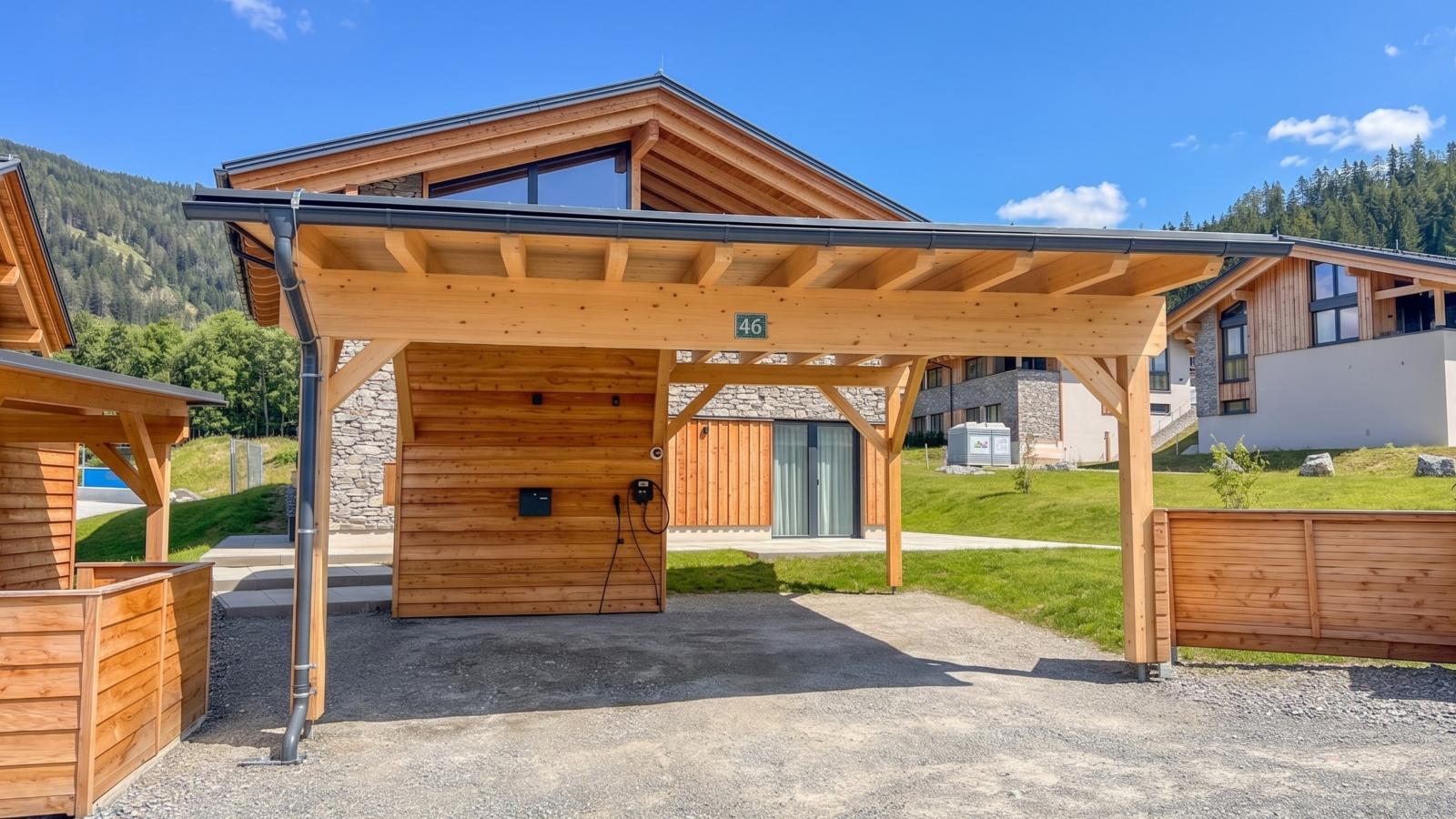 Birdie Lodge - Exterior in summer