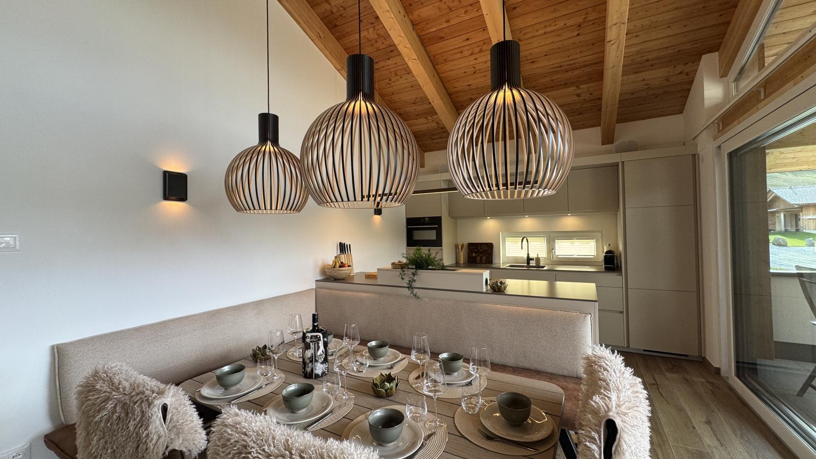 Birdie Lodge-Dining room