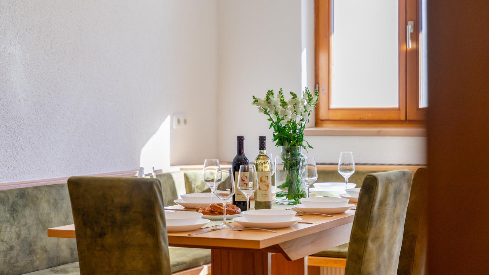 Grünbichel Hof II-Dining room