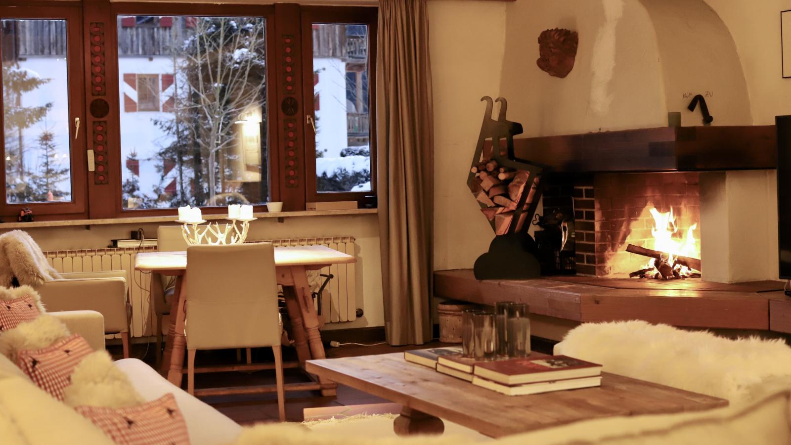 Luxury Central Kirchberg-Living room