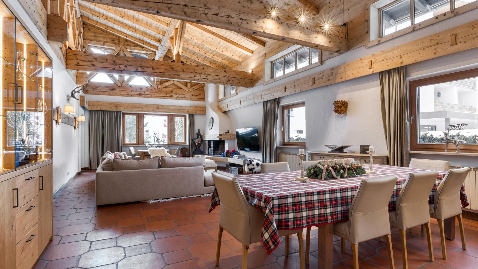 Luxury Central Kirchberg-Living room