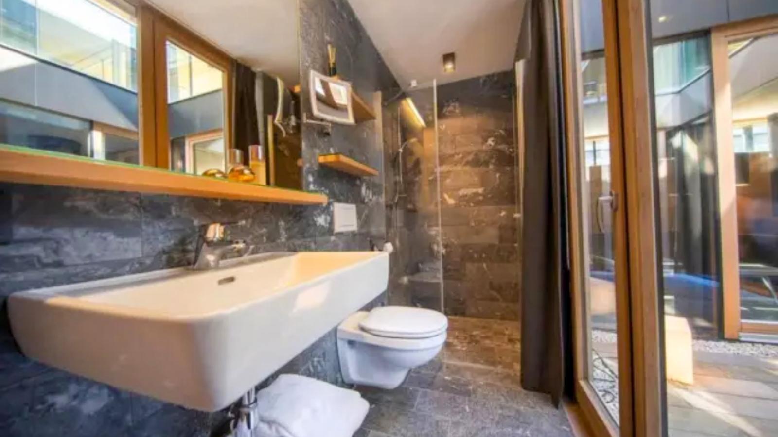 Smaragdresort Gipfelstürmer-Badkamer
