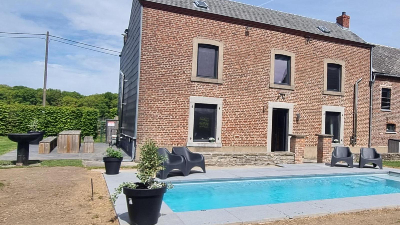 Relais de Zoé - Buitenkant zomer