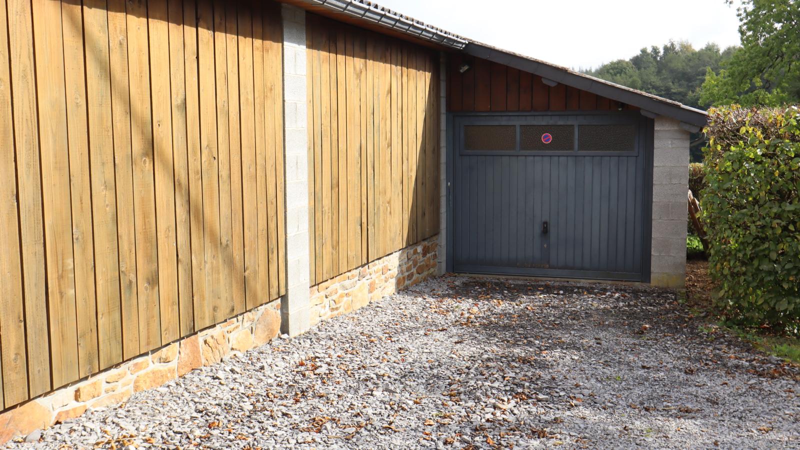 Le Fournil-Buitenkant zomer