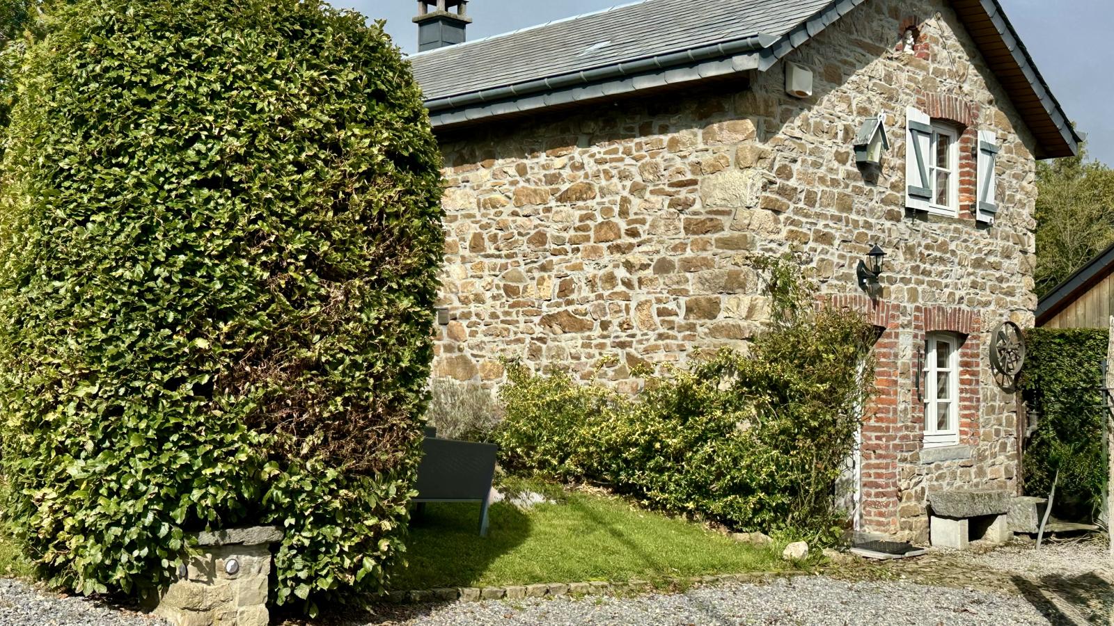 Le Fournil-Buitenkant zomer