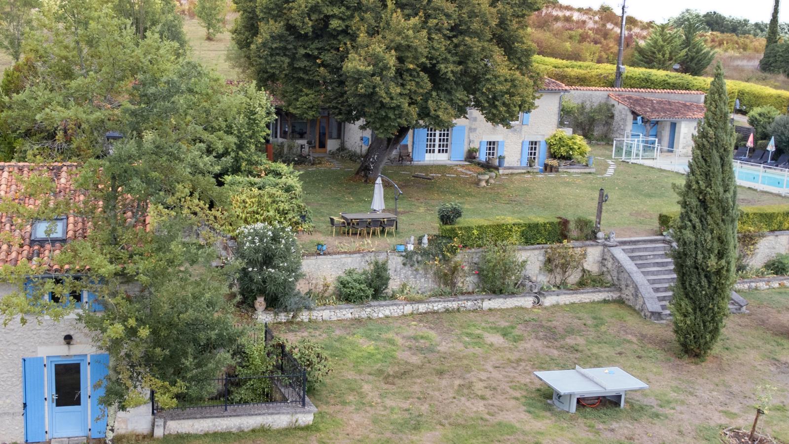 Maswari en Drapeau-Außenbereich Sommer