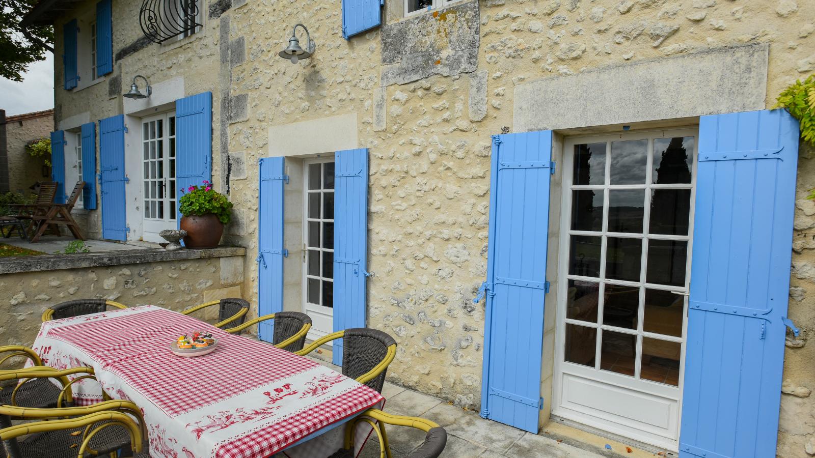Maswari en Drapeau-Terrasse/Balkon