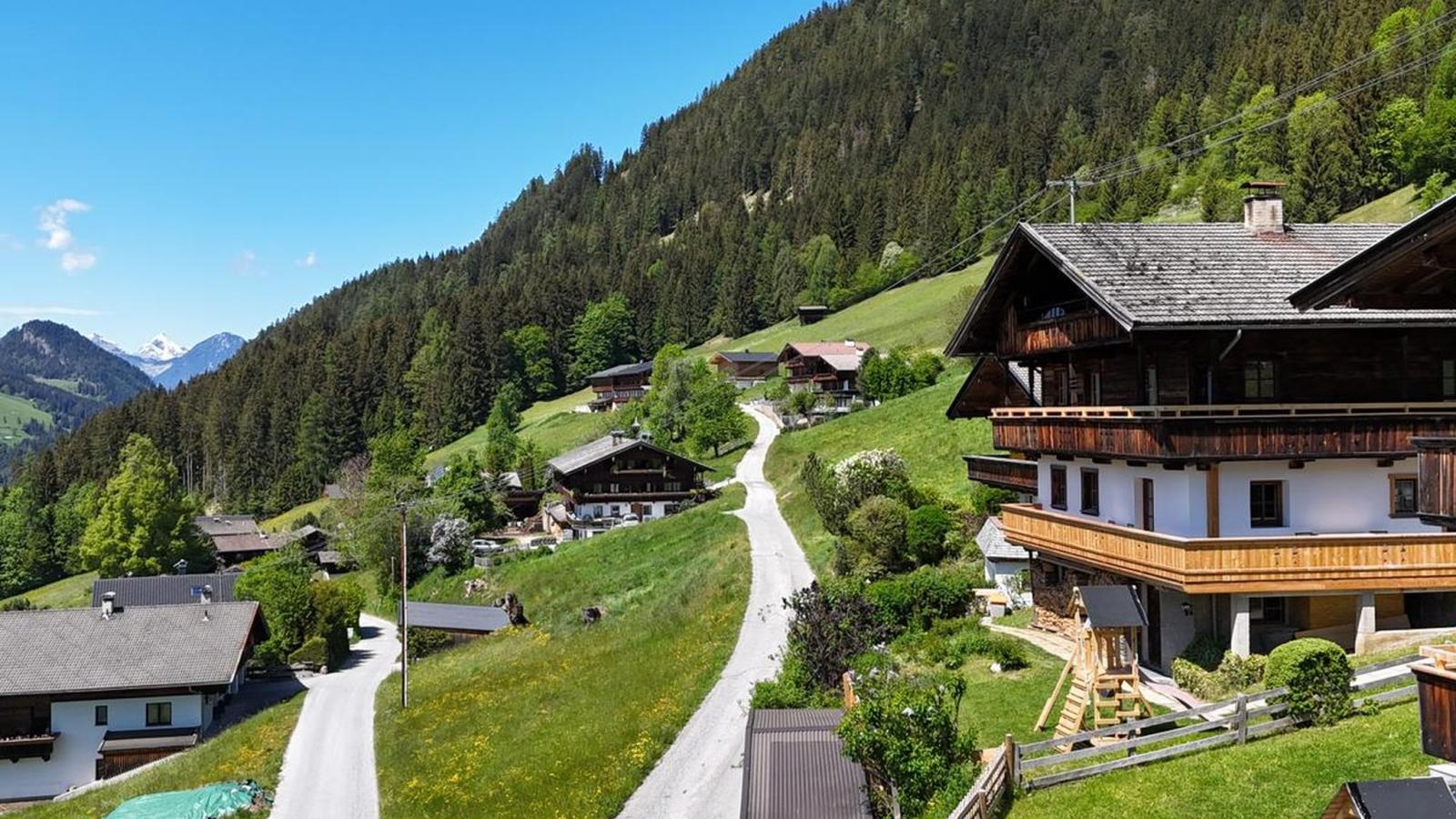 Tirola Hütte - Buitenkant zomer