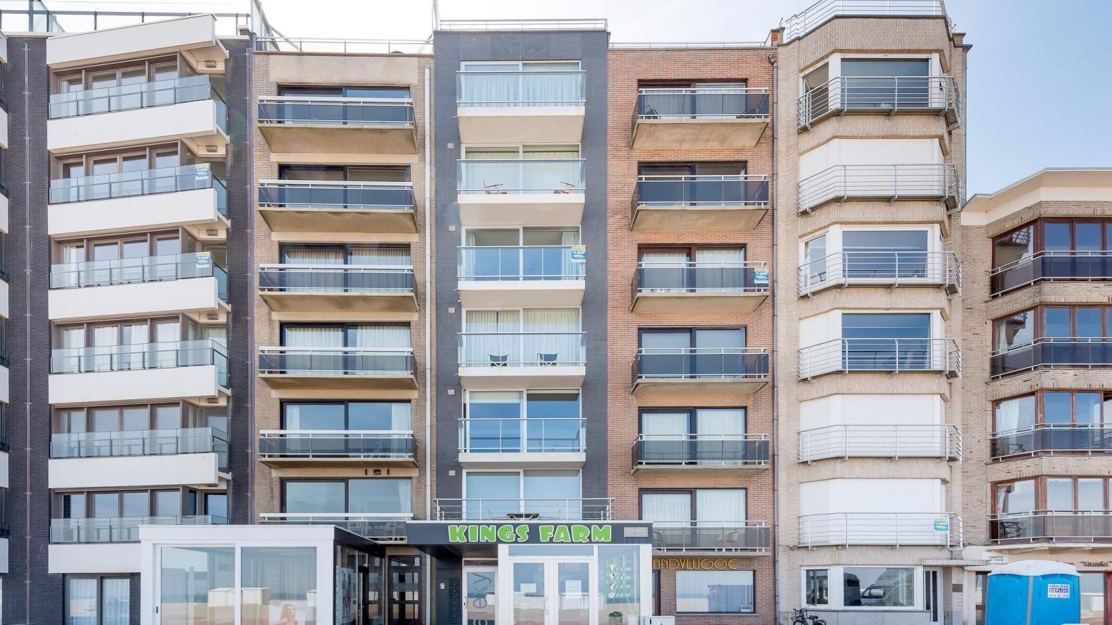 Aan de Dijk vierde-Buitenkant zomer