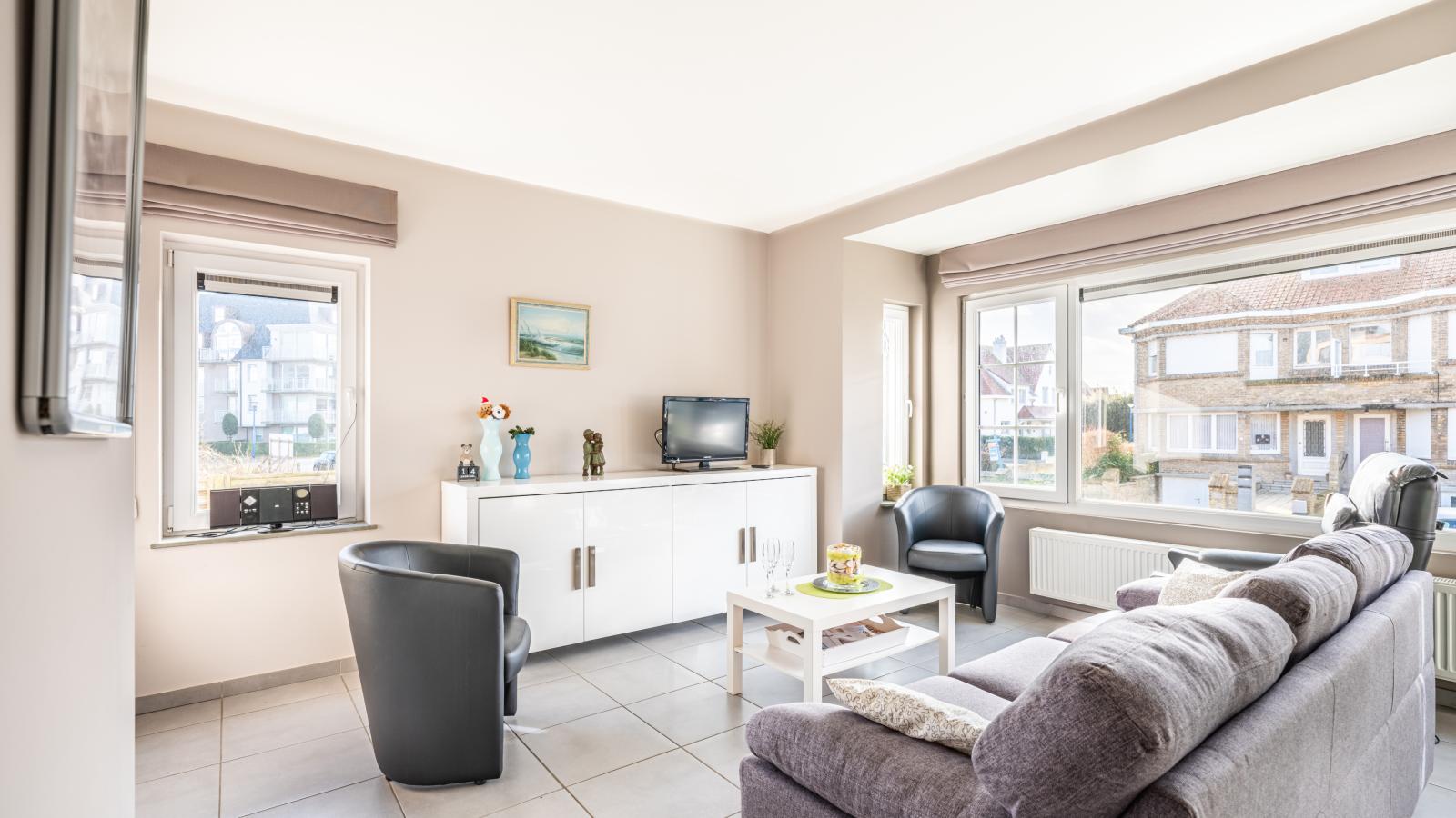 Les Trois Moineaux-Woonkamer