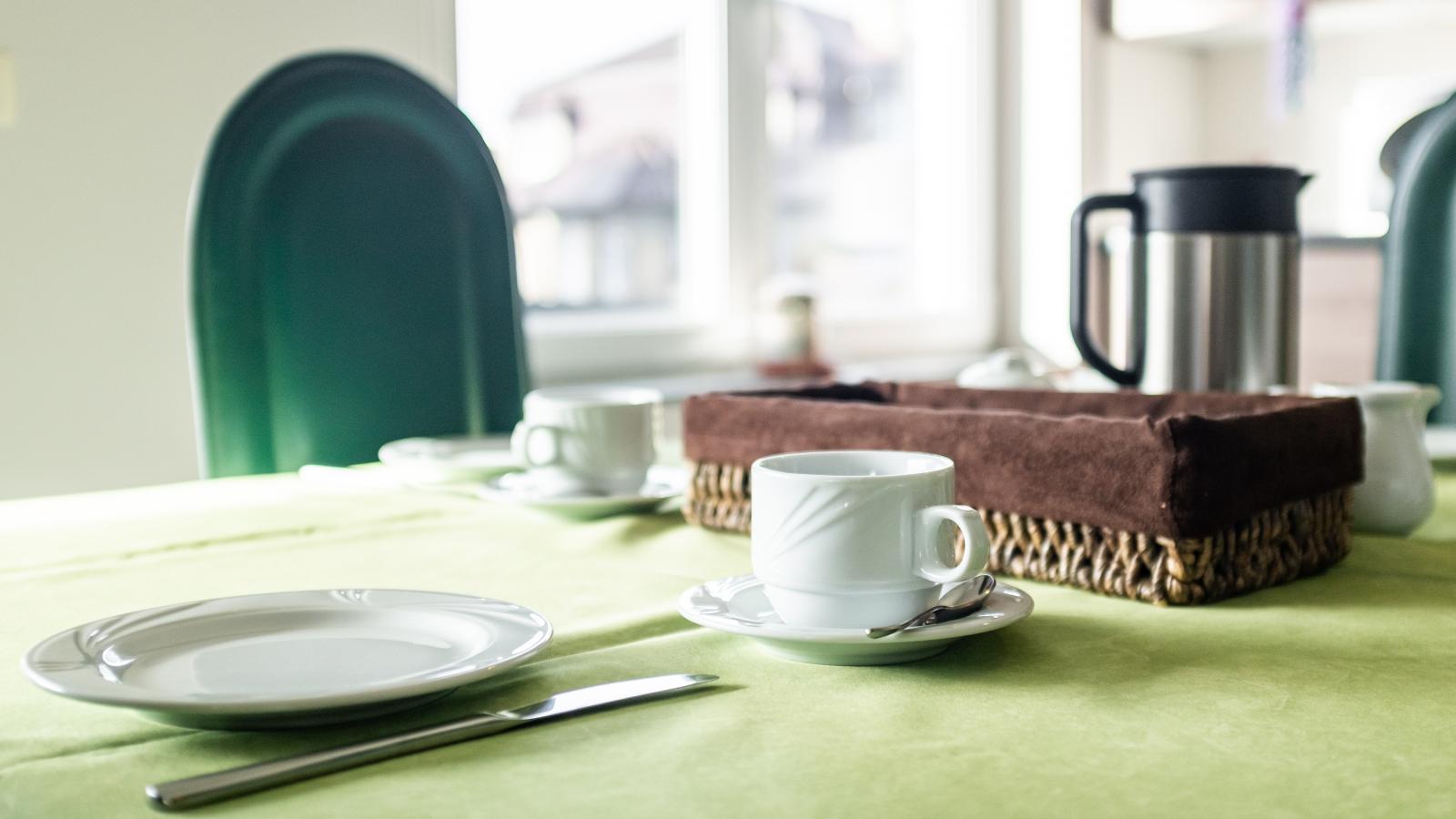 Les Trois Moineaux-Eetkamer