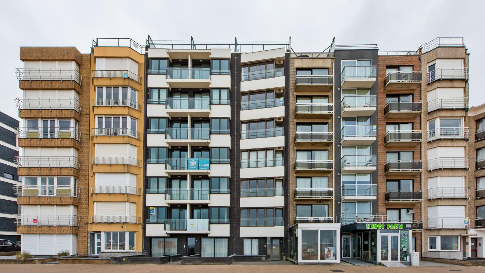 De Meeuwen derde-Exterior in summer