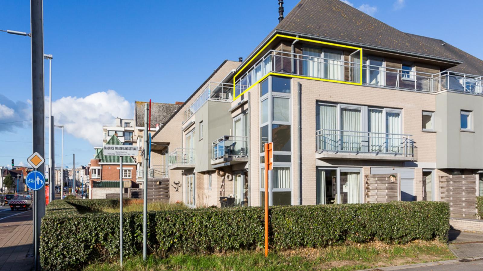 Le Penthouse-Exterior in summer