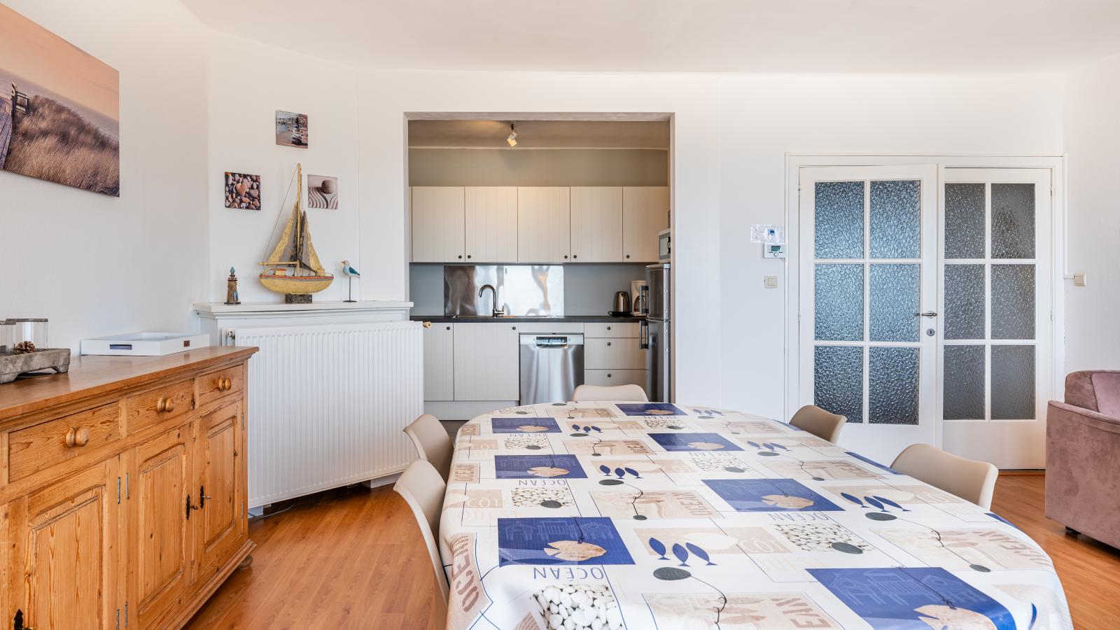 Nepto troisième-Esszimmer