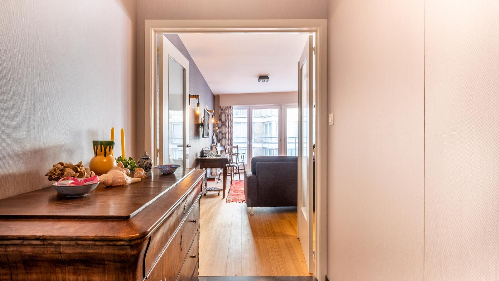 Neva troisième-Overloop