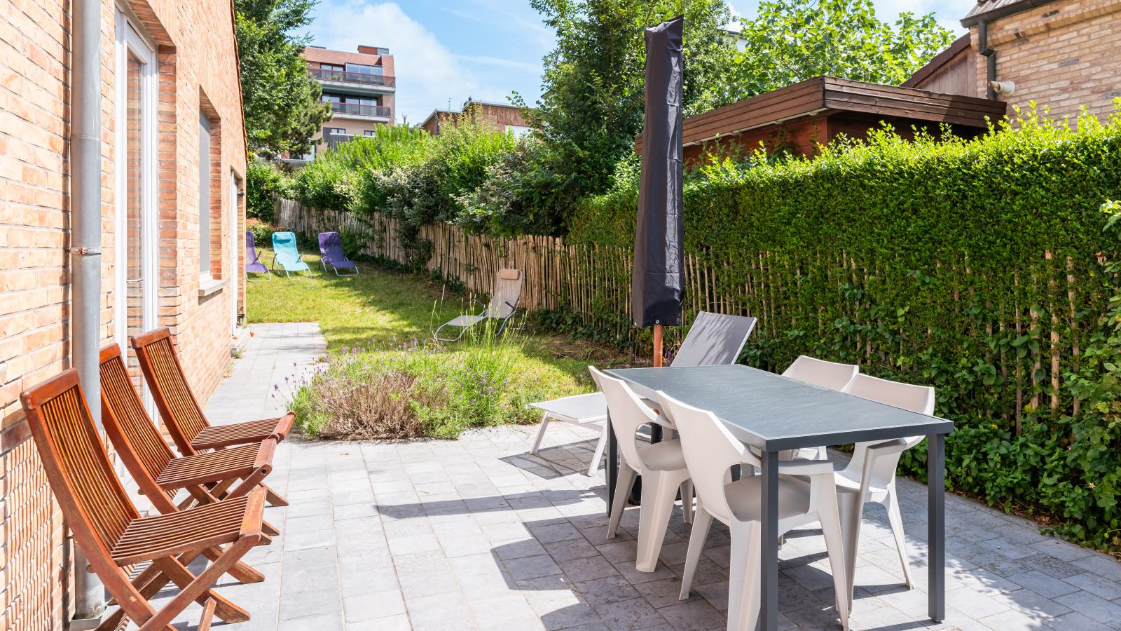 La Terrasse-Terrasse/Balkon