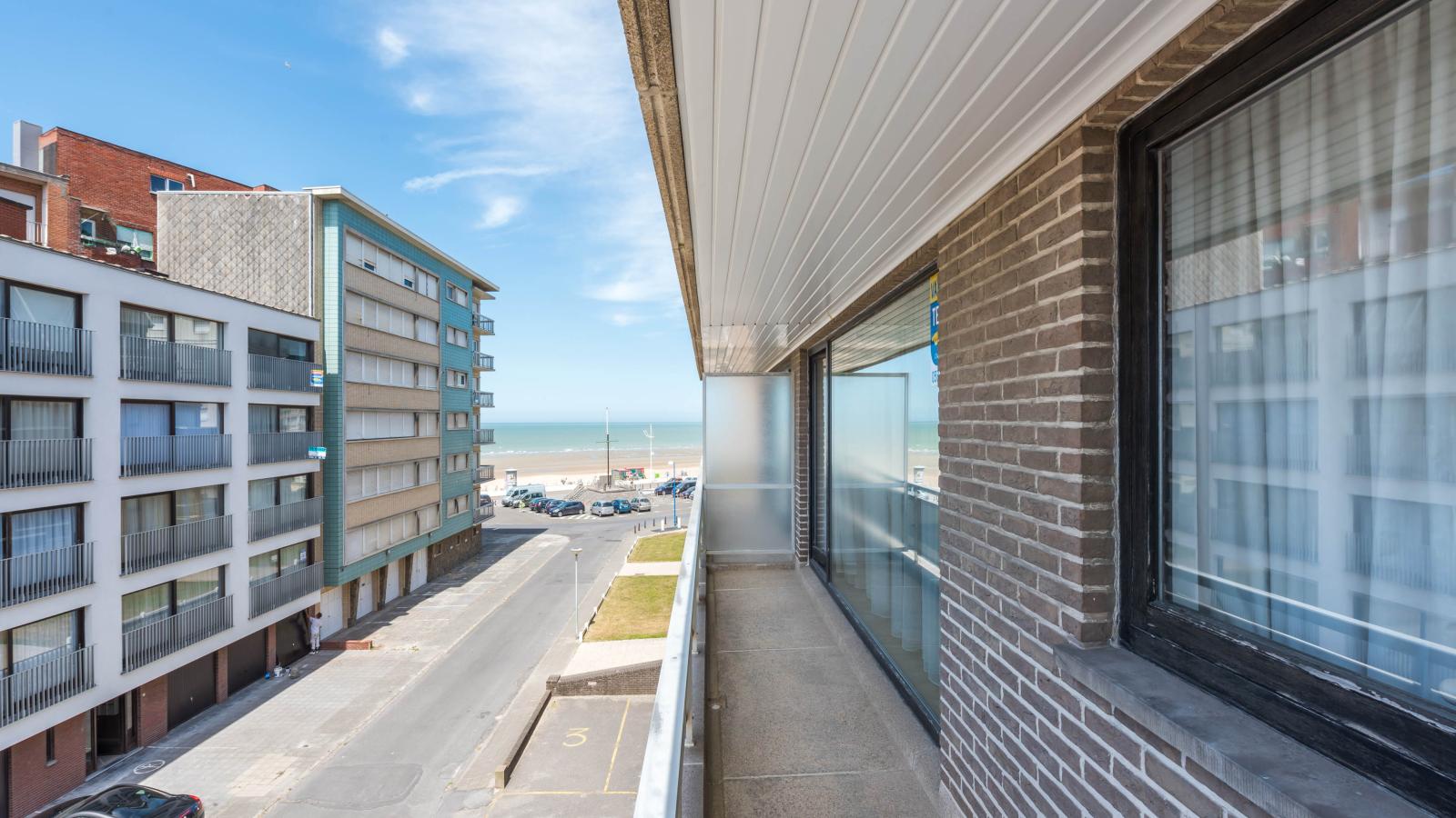 Vintitsch derde-Terrasse/Balkon