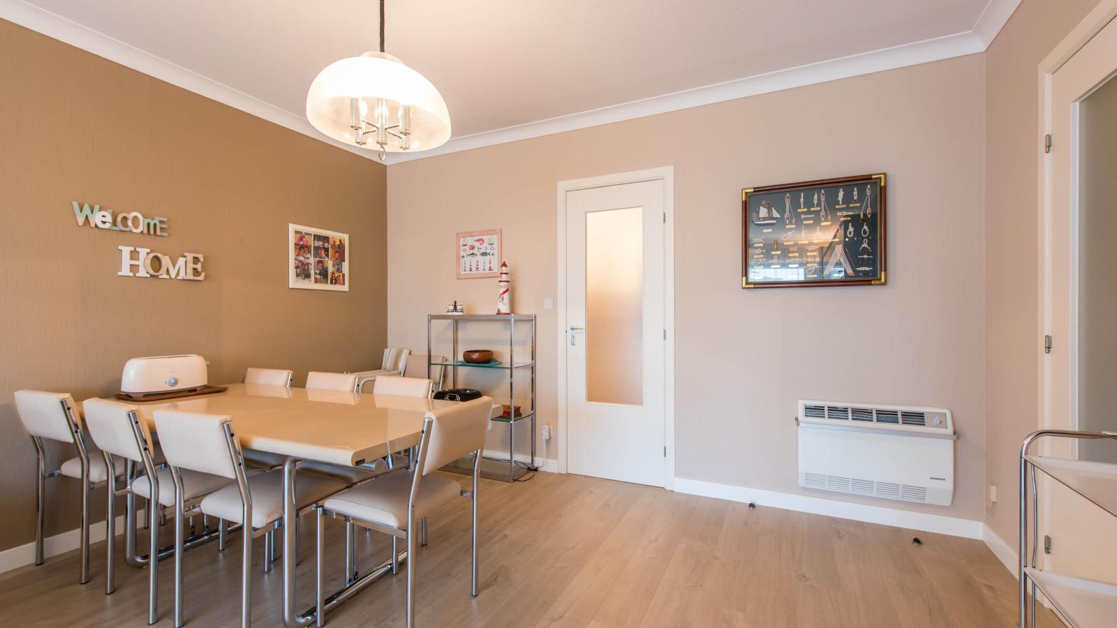 Vintitsch derde-Esszimmer