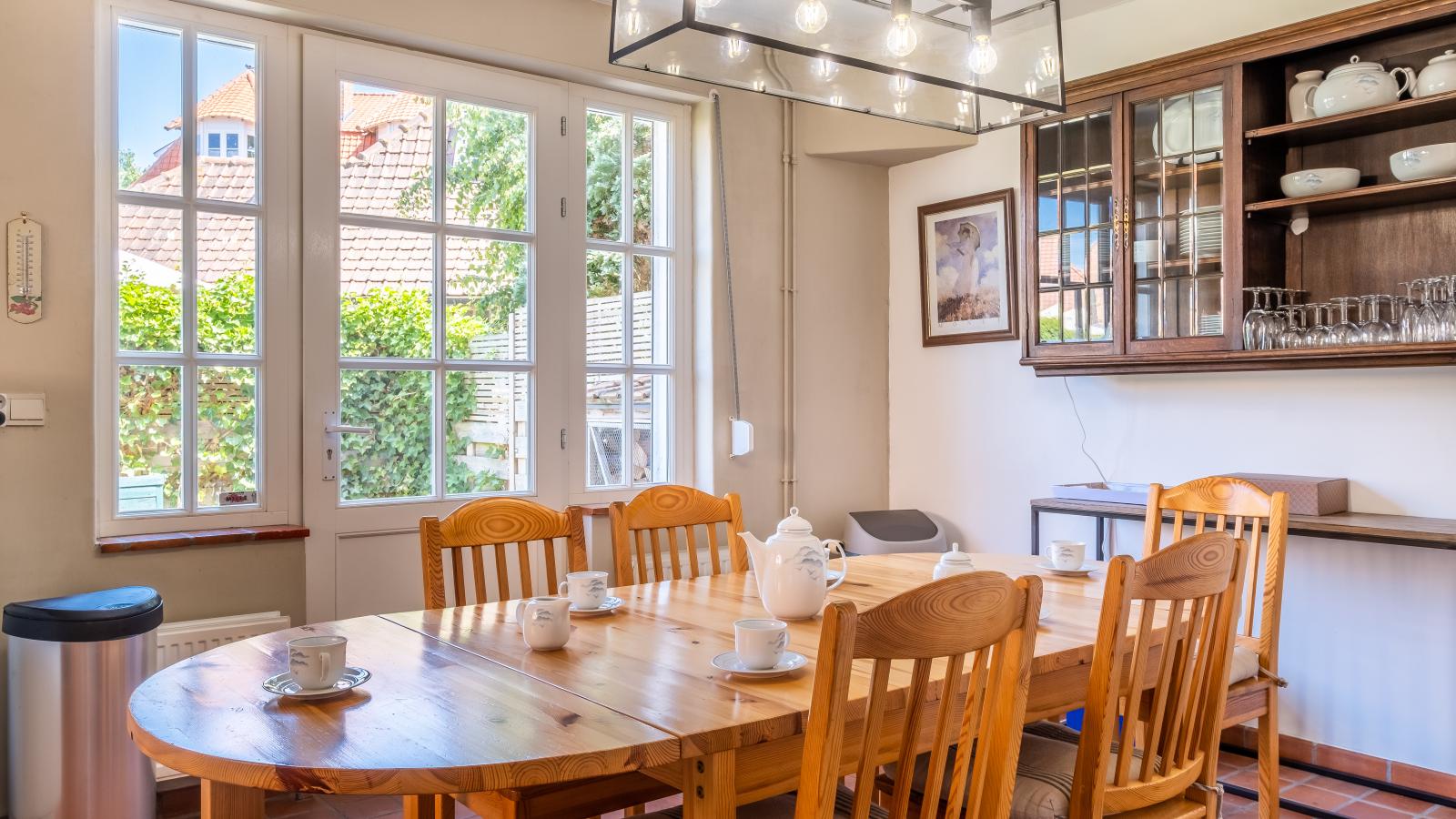 Le Charme-Dining room