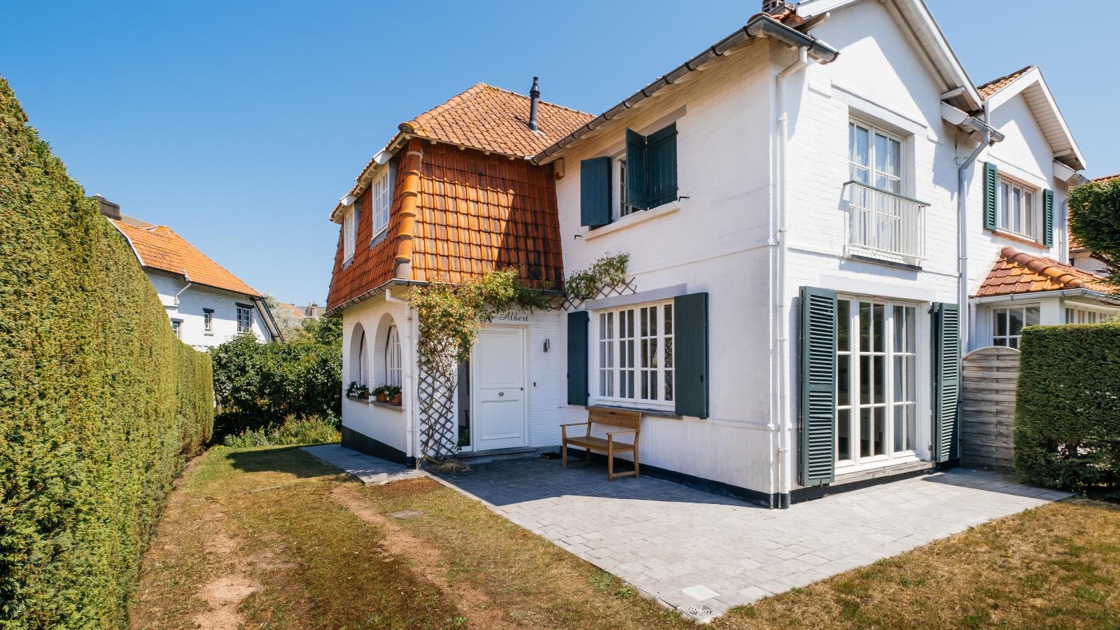 Le Charme-Exterior in summer