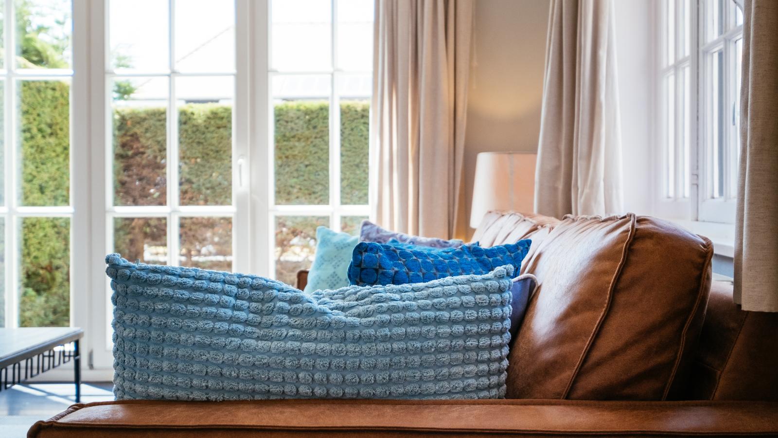 Le Charme-Living room