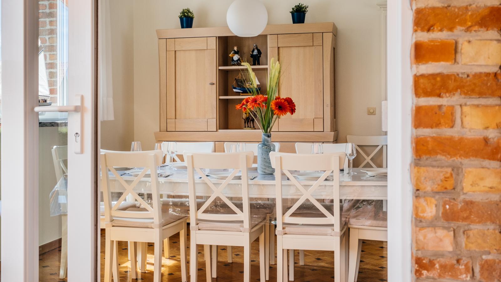 Porpoises-Dining room