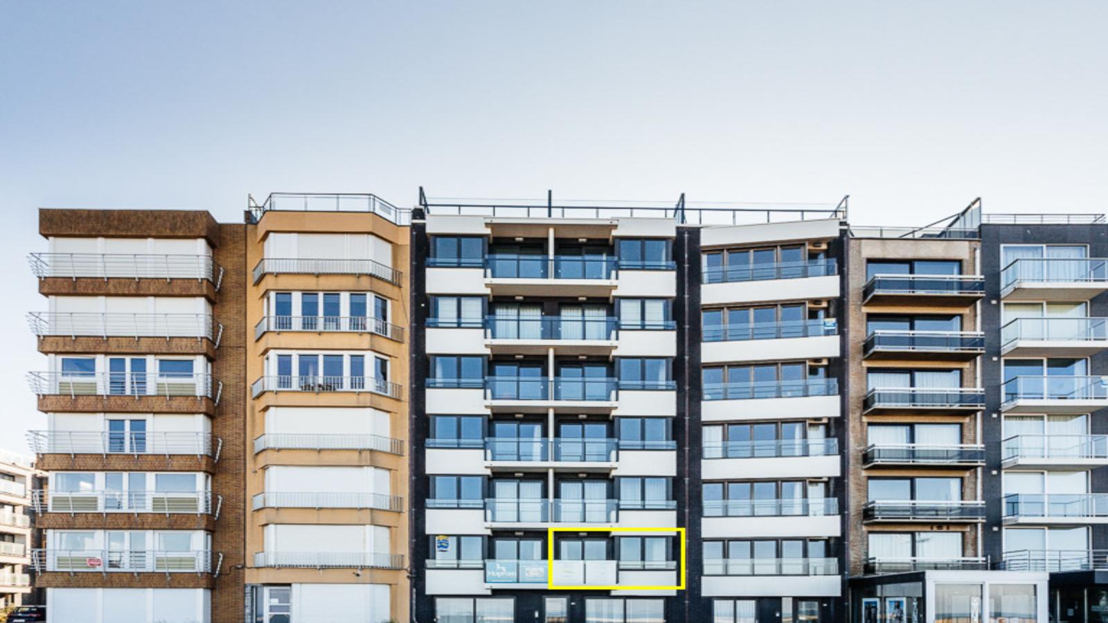 LaVue premier-Exterior in summer