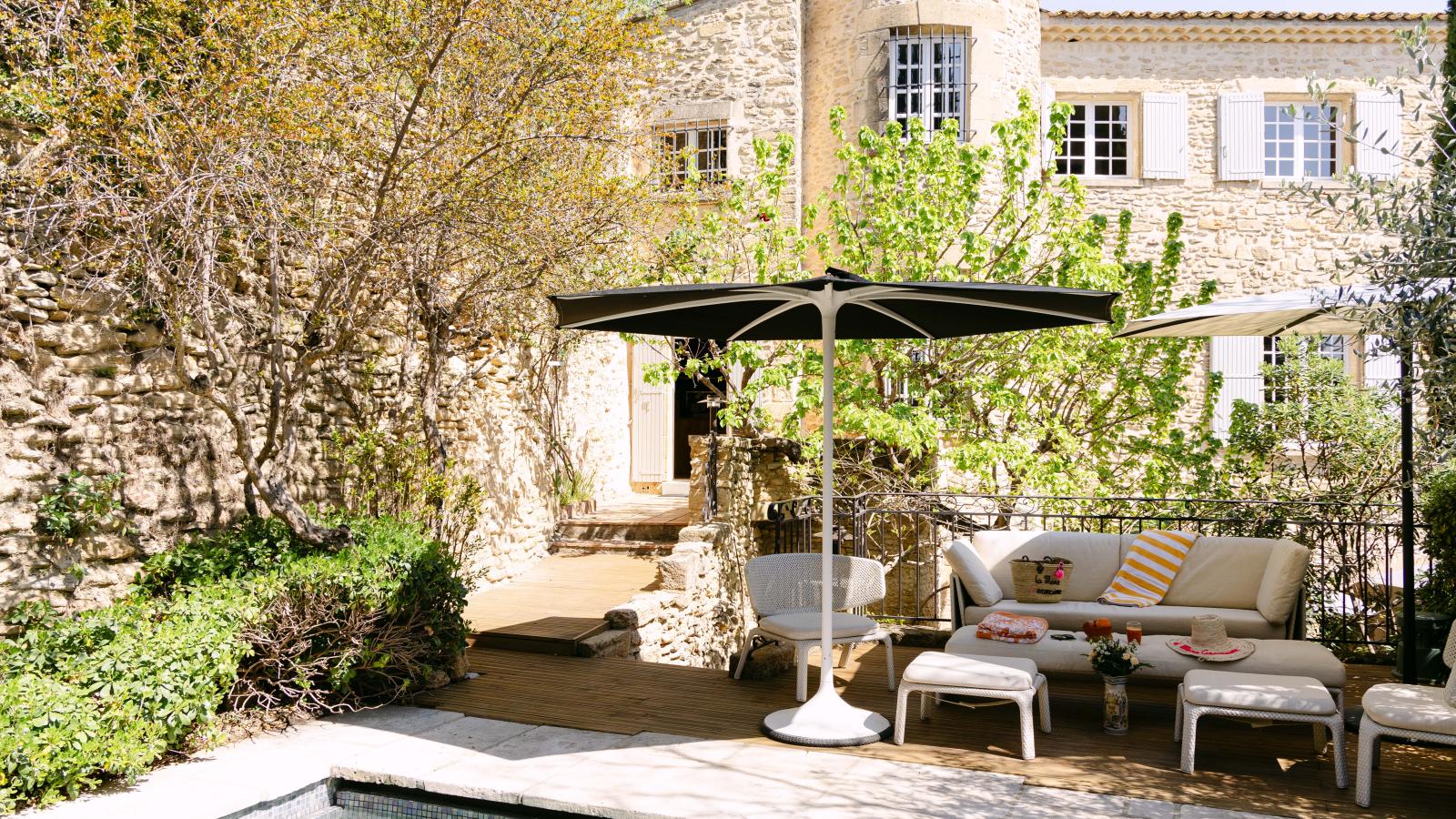 Chateau la Perle-Buitenkant zomer