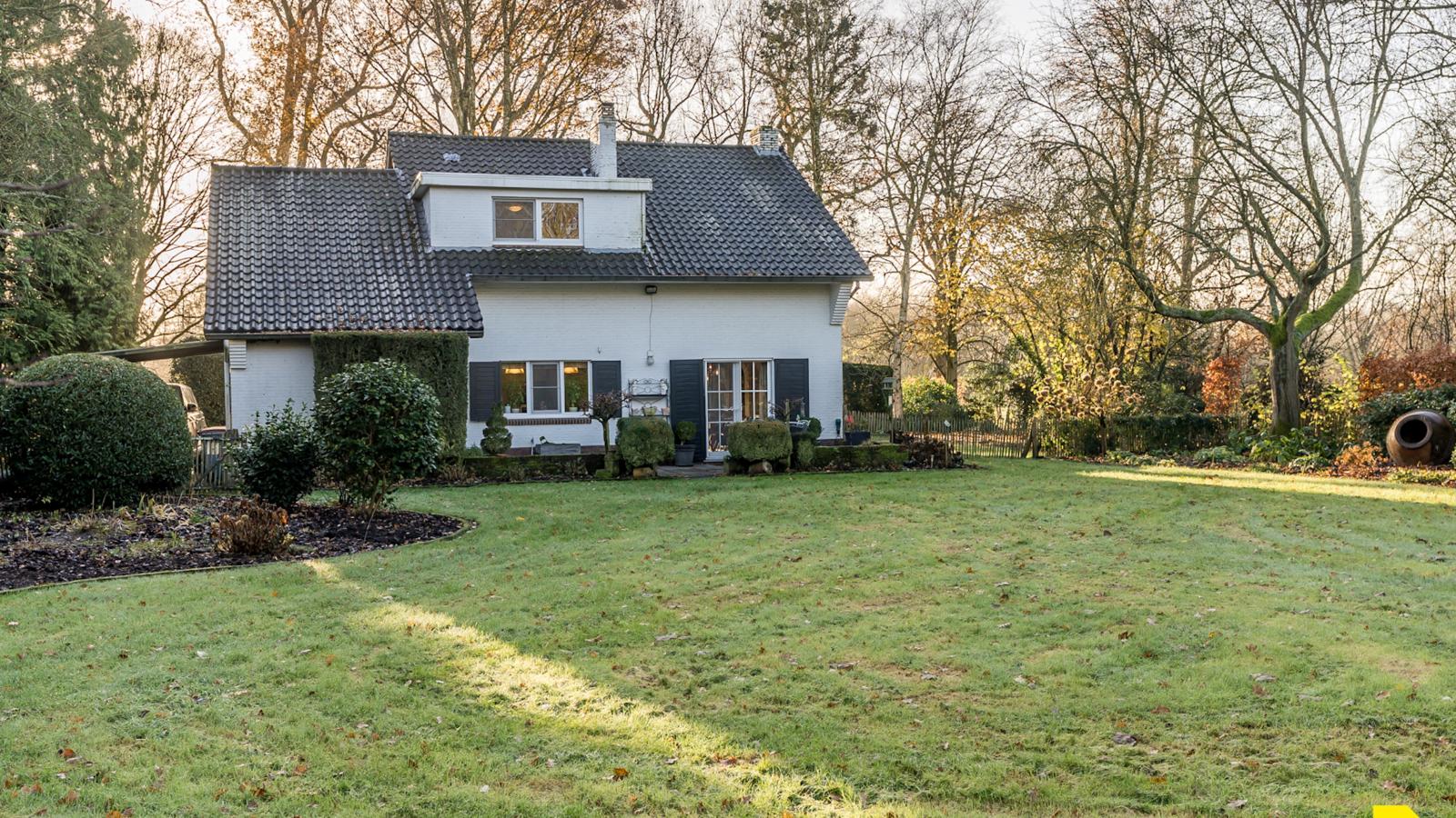 Wezelhoeve-Buitenkant zomer