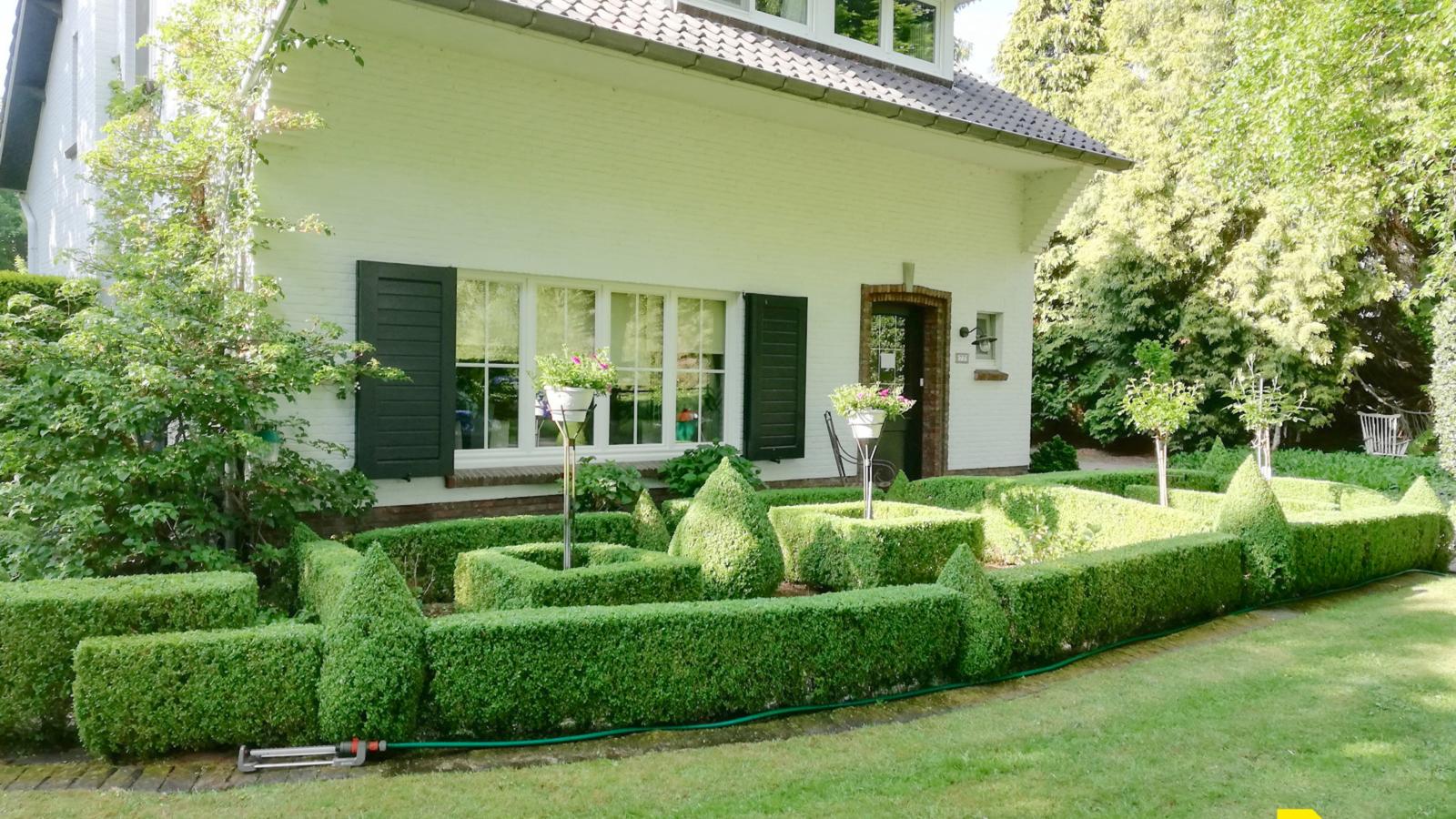 Wezelhoeve-Buitenkant zomer