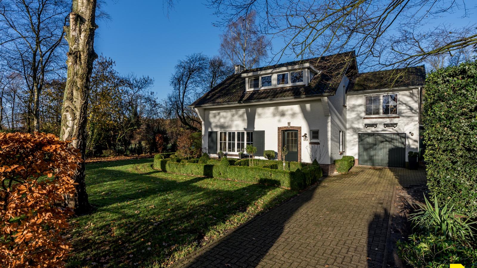 Wezelhoeve-Buitenkant zomer