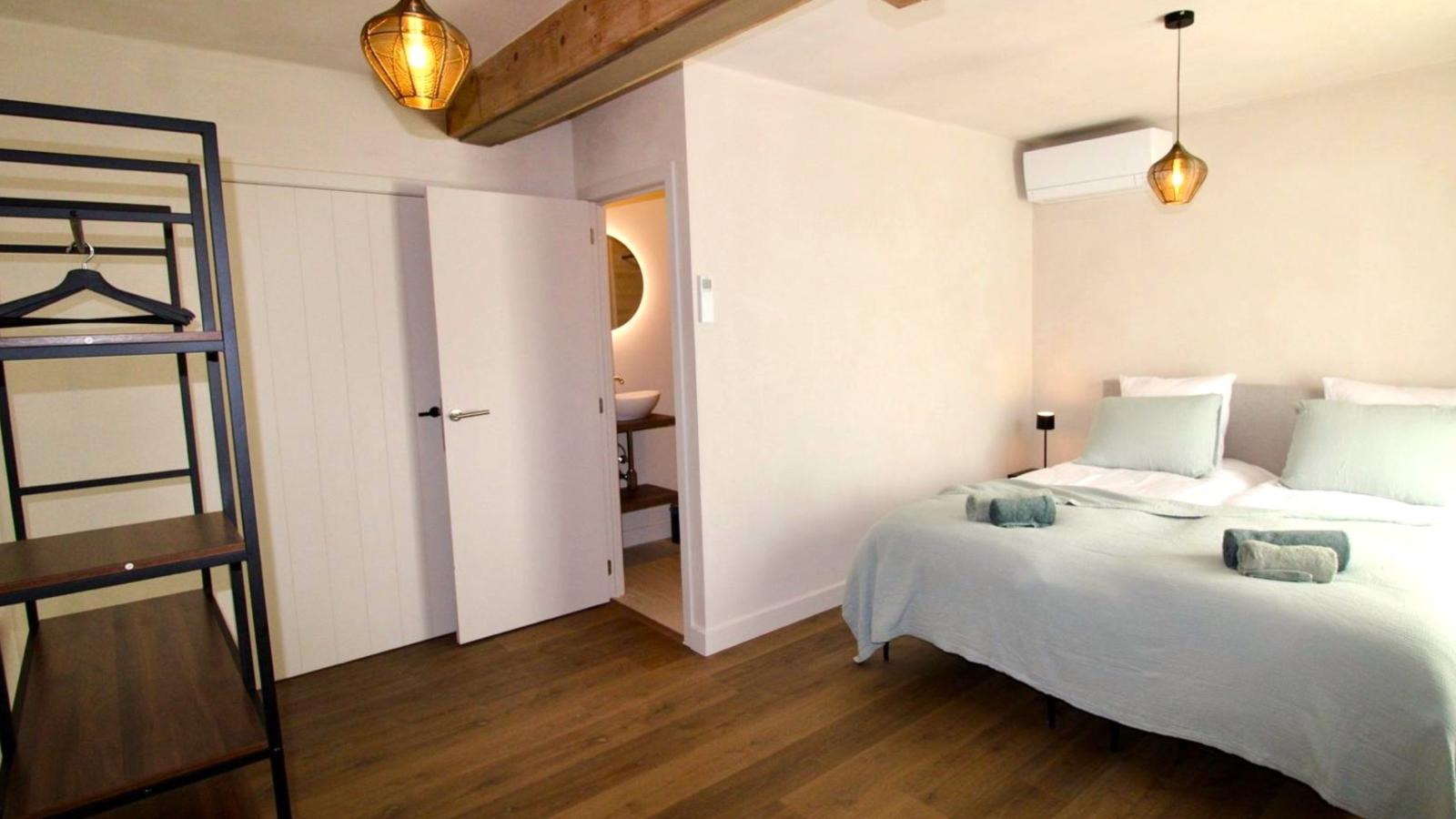 Le Moulin de Lachalade-Bedroom