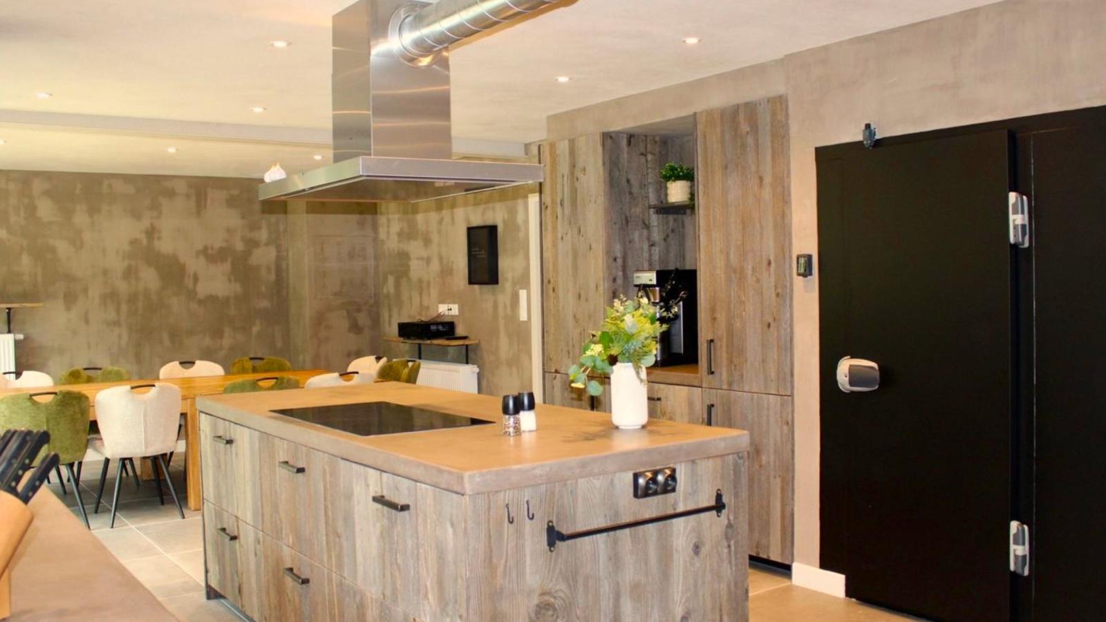 Le Moulin de Lachalade-Kitchen