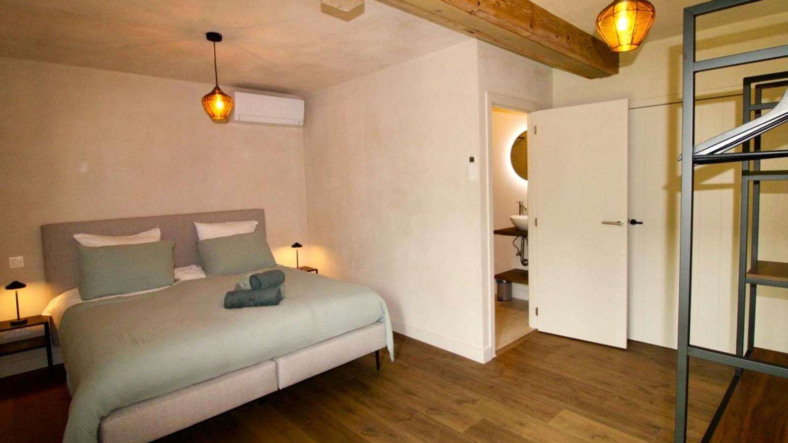 Le Moulin de Lachalade-Bedroom