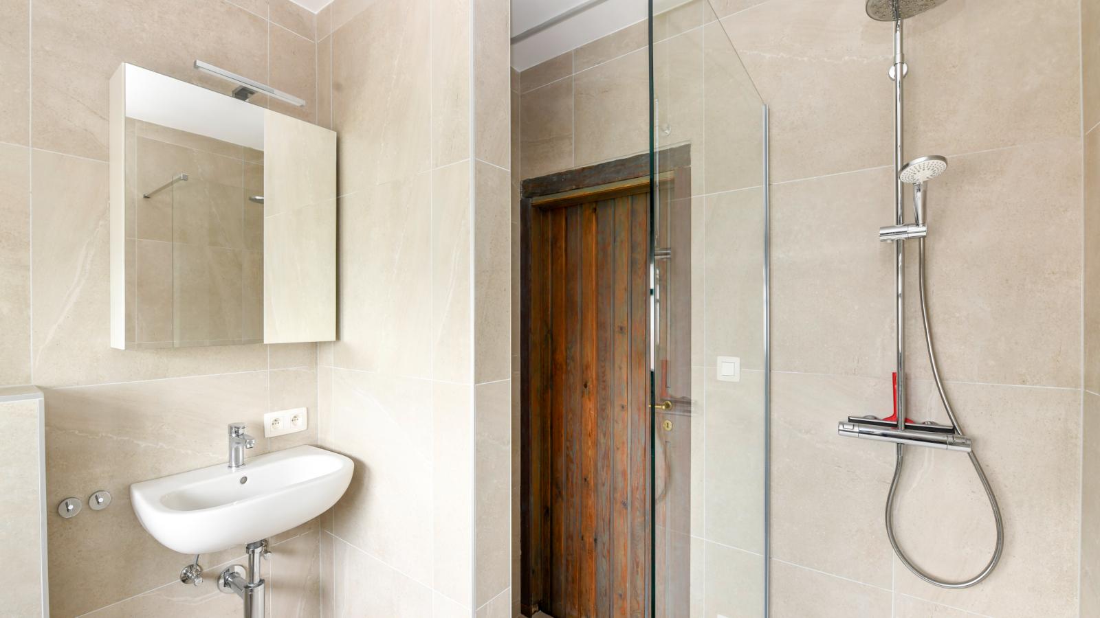 Floribert-Bathroom