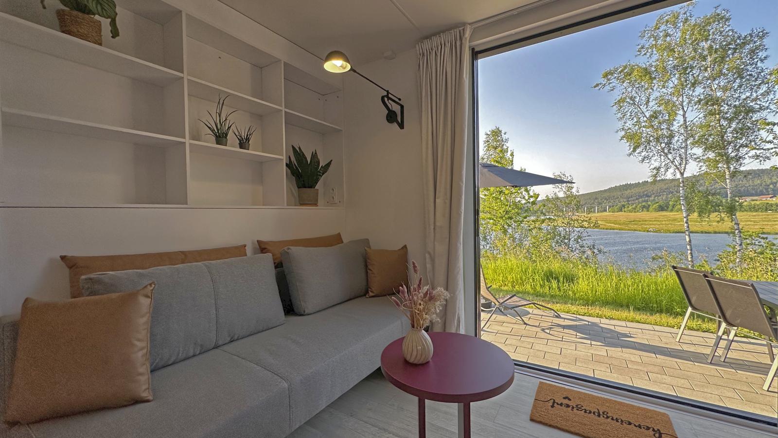 Feriendorf Seeblick - Tiny Chalet Nr 3-Woonkamer