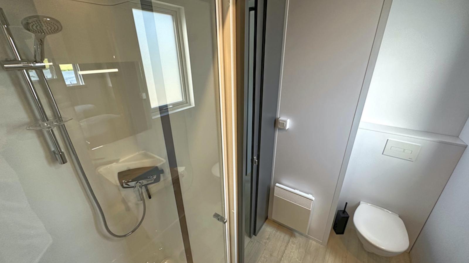 Feriendorf Seeblick - Tiny Chalet Nr 6-Badkamer