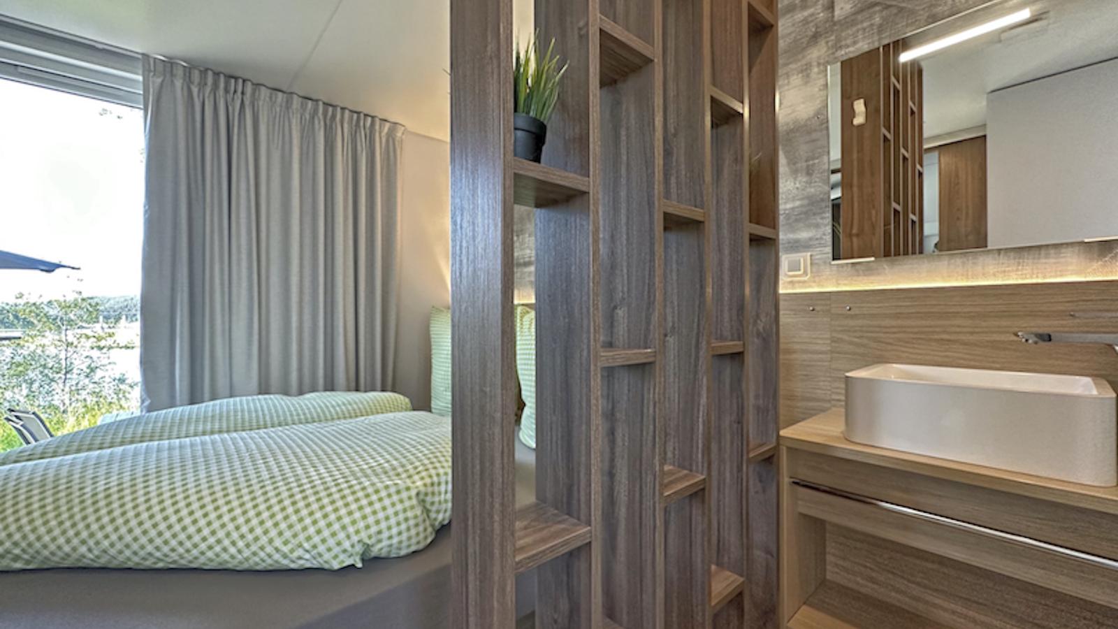Feriendorf Seeblick - Tiny Chalet Nr 6-Slaapkamer